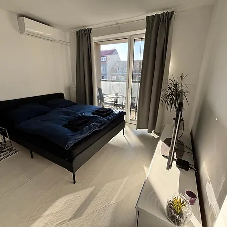 New Studio, Location! Apartment *