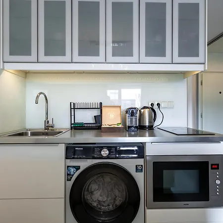 Free Parking - Adm New Studio, Location *