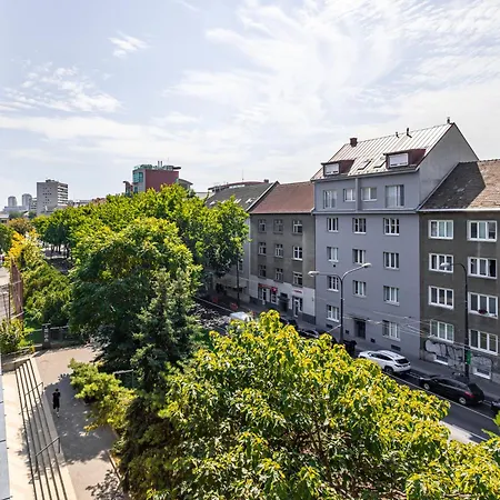 Apartmán Free Parking - Adm New Studio, Location