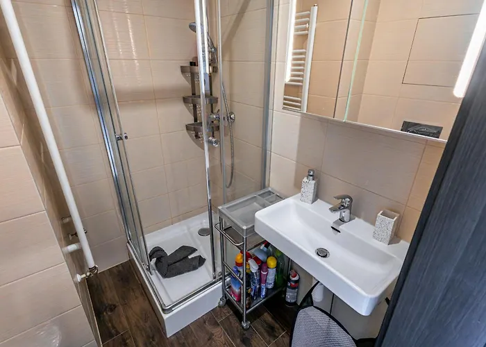 Apartment Free Parking - Adm New Studio, Location *