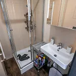 Apartment Free Parking - Adm New Studio, Location *