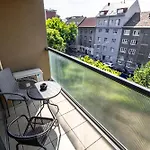 Free Parking - Adm New Studio, Location *